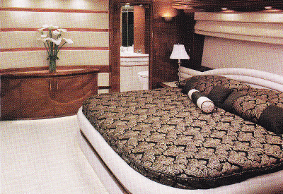 Carver 65 Marquis - Master Stateroom