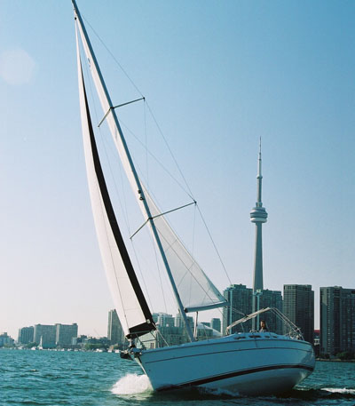 Hunter 41 - Sailing Lake Ontario