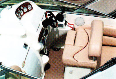 Larson Cabrio 310 - helm