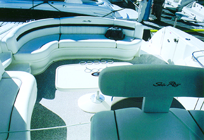 Sea Ray 500 Sundancer - Cockpit