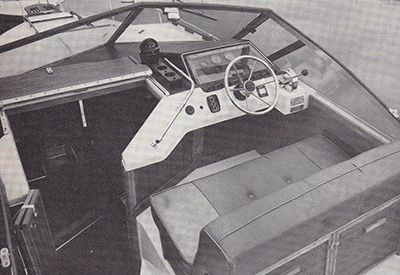 Sea Ray SRV 245 Sundancer - Helm Seat