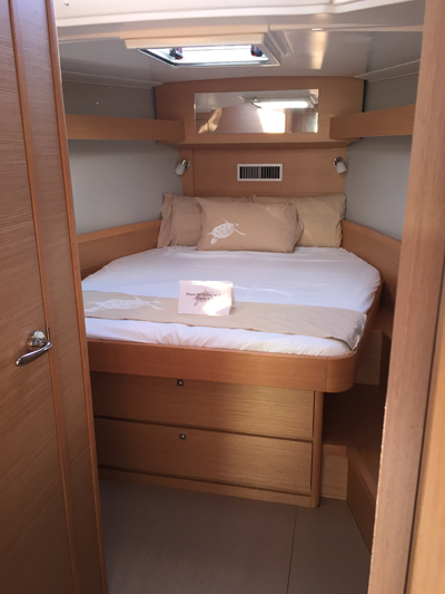 Dufour 430 Owner Cabin